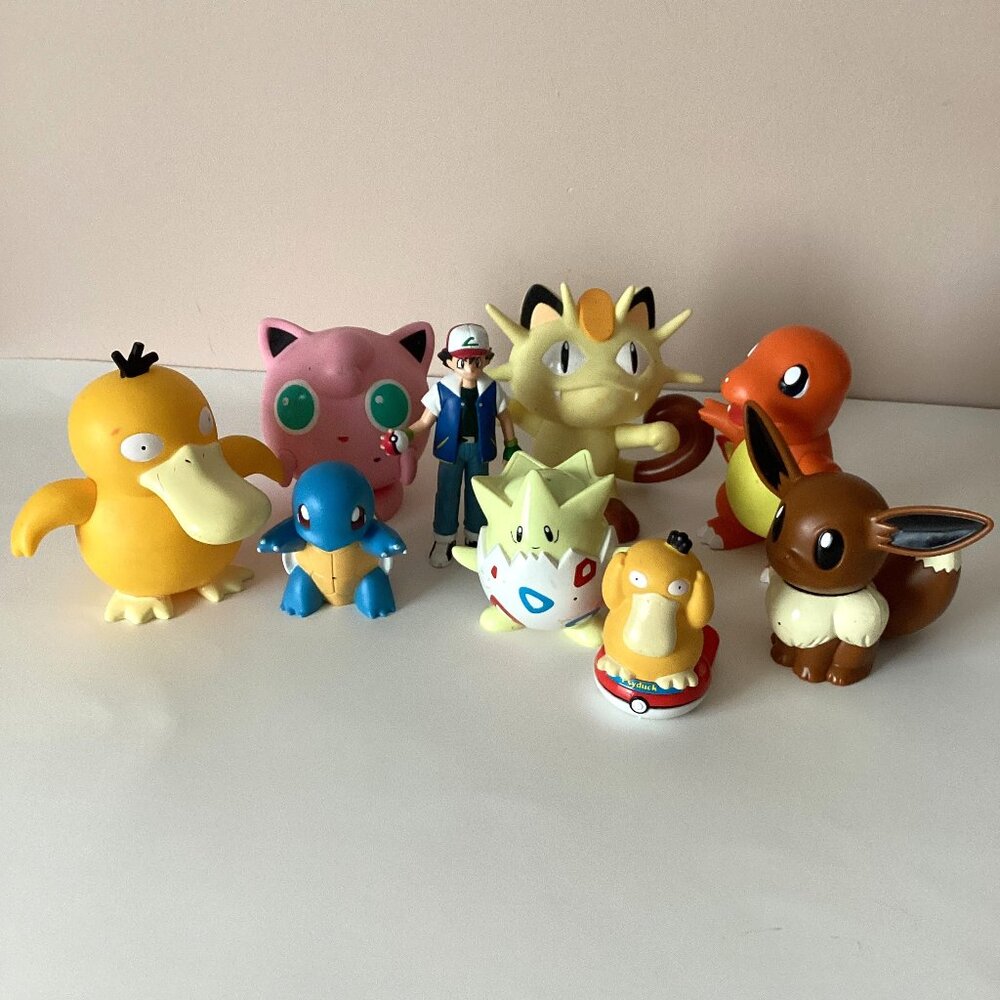Vintage Pokémon Plastic Figures Psyduck Charmander Togepi Squirtle Finger Forces